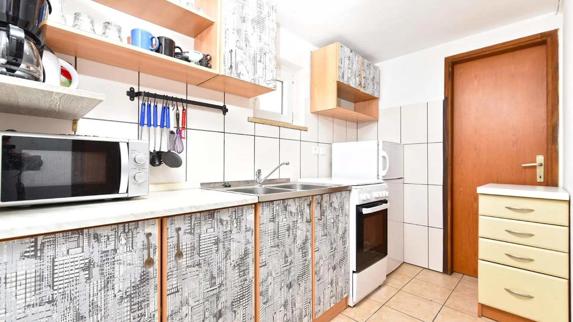 Apartments Dragica 929 파자나