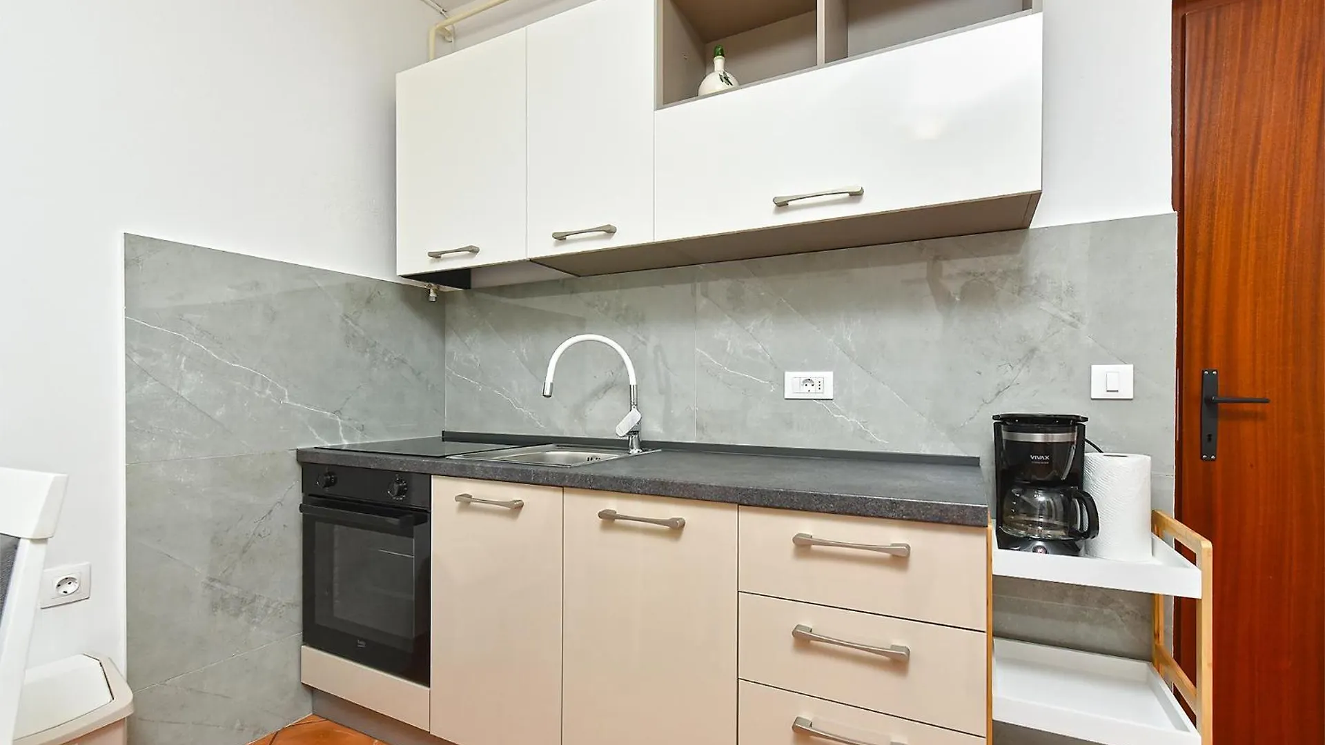Apartments Dragica 929 파자나