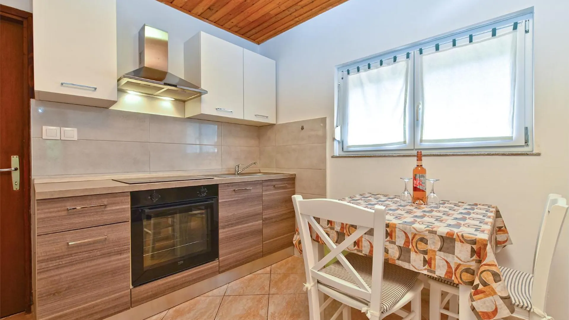 Apartments Dragica 929 파자나