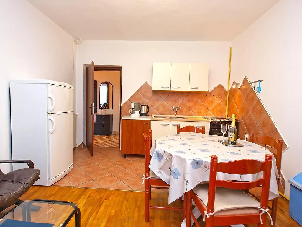 Apartments Dragica 929 Fazana Croatia