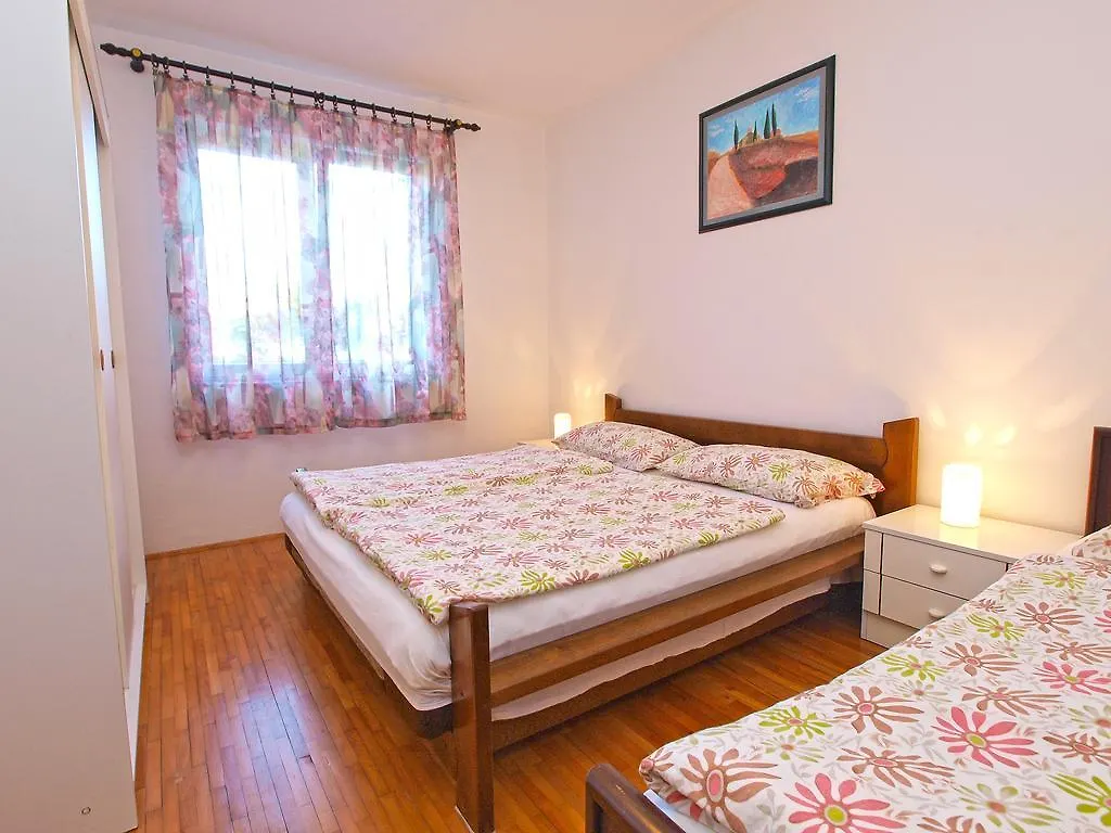 Apartments Dragica 929 Fazana