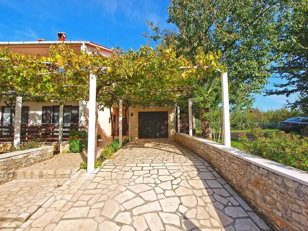 Apartments Dragica 929 Fazana 0*,  Croatia