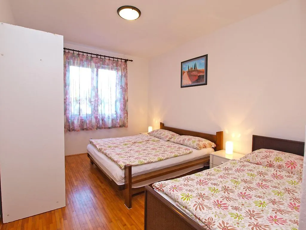 Apartments Dragica 929 Fazana