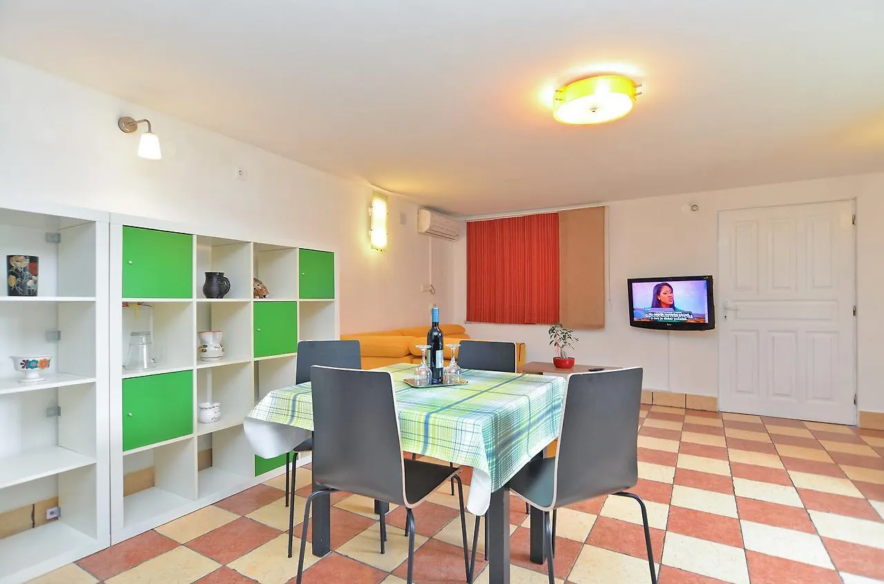 Apartments Dragica 929 Fazana