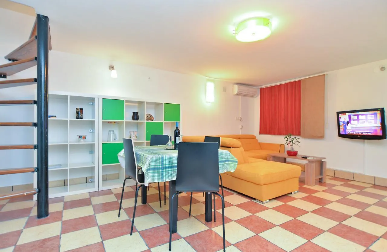 Apartments Dragica 929 Fazana